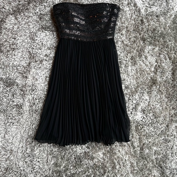 badgley mischka black sequin dress BADGLEY MISCHKA Short Sequin and Feather Cocktail Dress Purple/Black S –  Style Exchange Boutique PGH main image 0